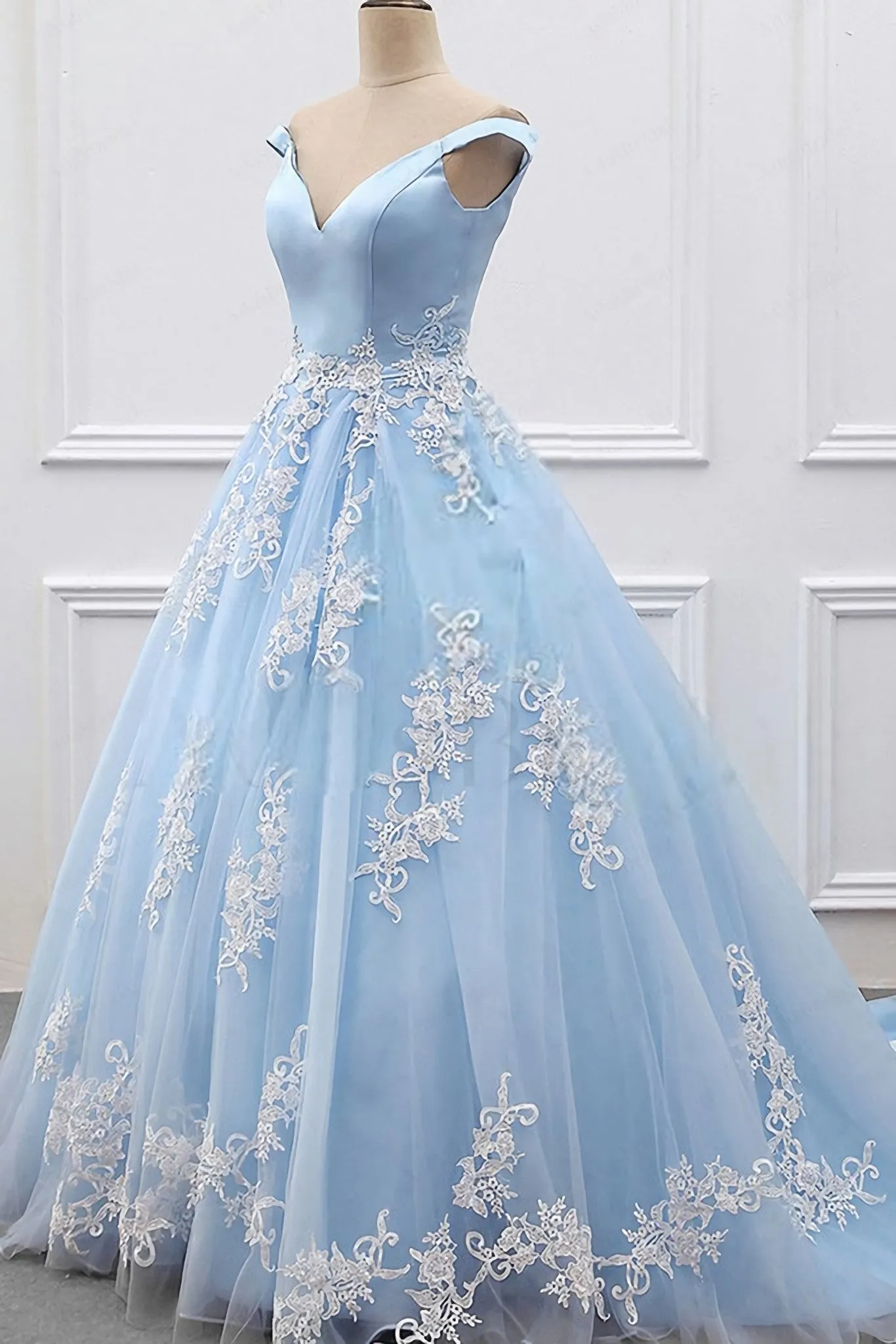 Sky Blue Appliques Charming 2025 Women Prom Dresses